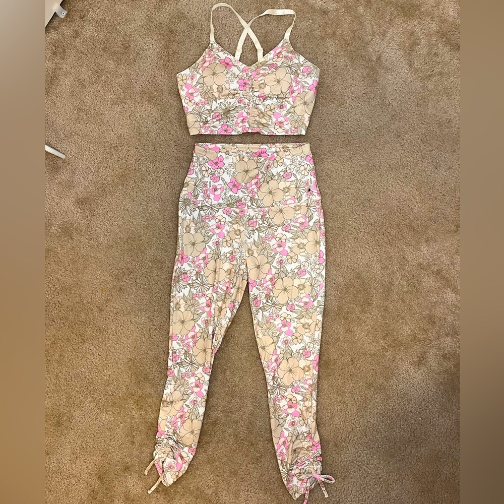 Women’s workout set leggings and bra size M